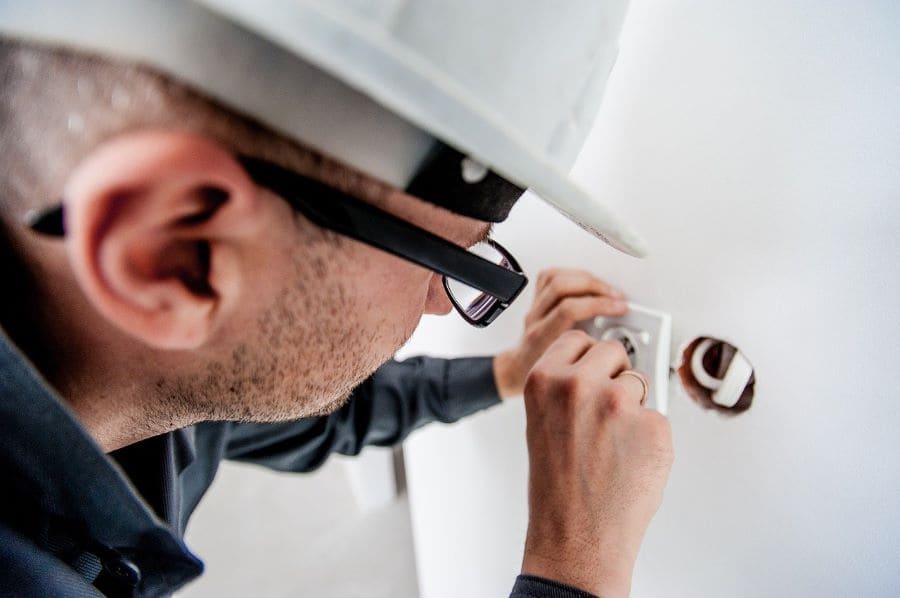 Electricité biocompatible pour protéger un bâtiment des champs électromagnétiques